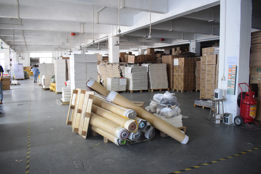 GUANGZHOU YM PACKAGE PRODUCTS CO.,LTD. dây chuyền sản xuất của nhà sản xuất