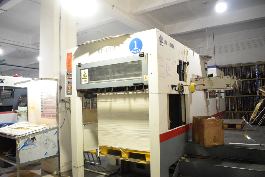 GUANGZHOU YM PACKAGE PRODUCTS CO.,LTD. dây chuyền sản xuất của nhà sản xuất