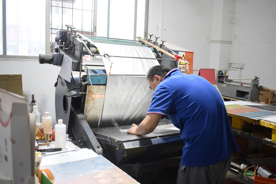GUANGZHOU YM PACKAGE PRODUCTS CO.,LTD. dây chuyền sản xuất của nhà sản xuất