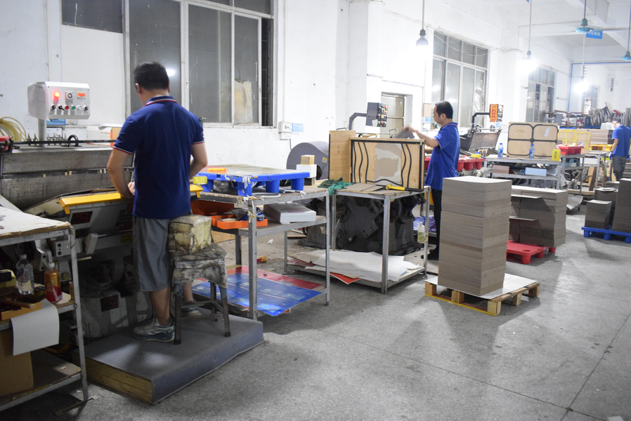 GUANGZHOU YM PACKAGE PRODUCTS CO.,LTD. dây chuyền sản xuất của nhà sản xuất