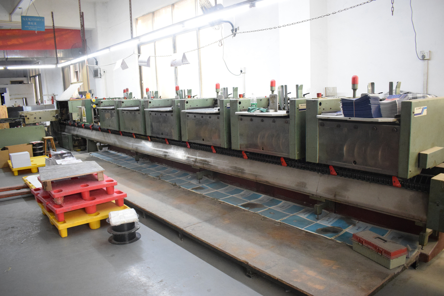 GUANGZHOU YM PACKAGE PRODUCTS CO.,LTD. dây chuyền sản xuất của nhà sản xuất