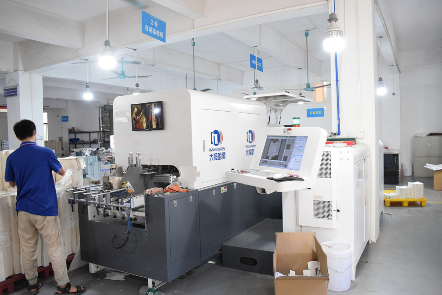 GUANGZHOU YM PACKAGE PRODUCTS CO.,LTD. dây chuyền sản xuất của nhà sản xuất